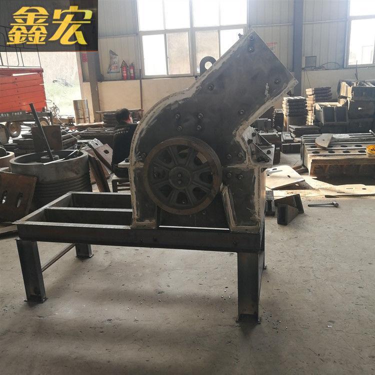 鑫宏立軸制砂機(jī) 礦山石料復(fù)合破碎機(jī) 1250立軸式板錘鵝卵石制砂機(jī)