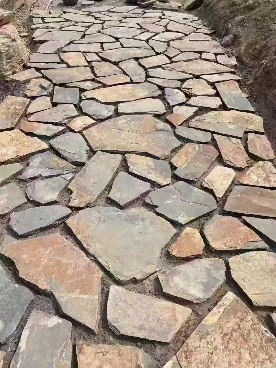 彩色碎拼石