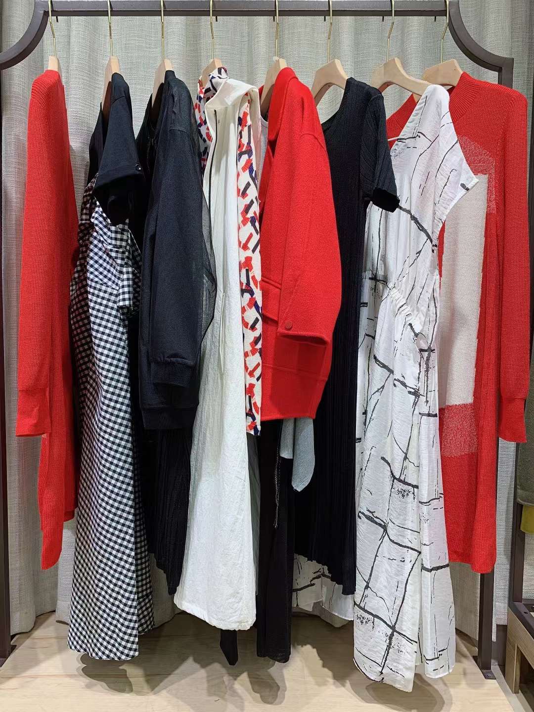 品牌瑪塞莉2022四季款淘寶下架品牌折扣女裝尾貨批發(fā)貨源