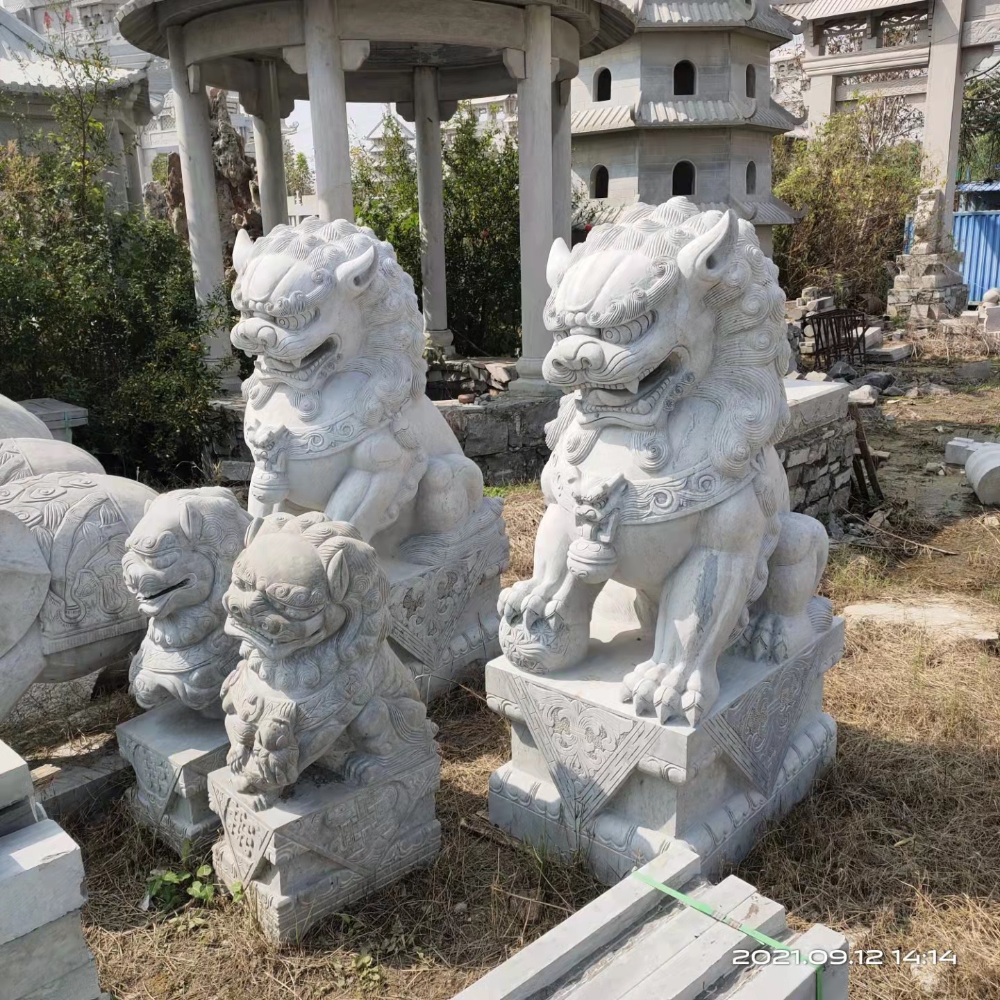 供應(yīng)青石獅子雕刻-青石獅子雕刻批發(fā)價(jià)錢，加工動(dòng)物雕刻