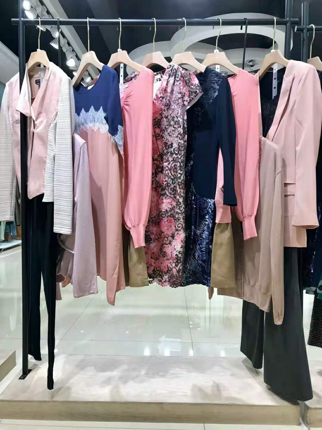 宜姿蘭娜秋裝名品折扣女裝走份批發(fā) 直播折扣女裝廠家直批