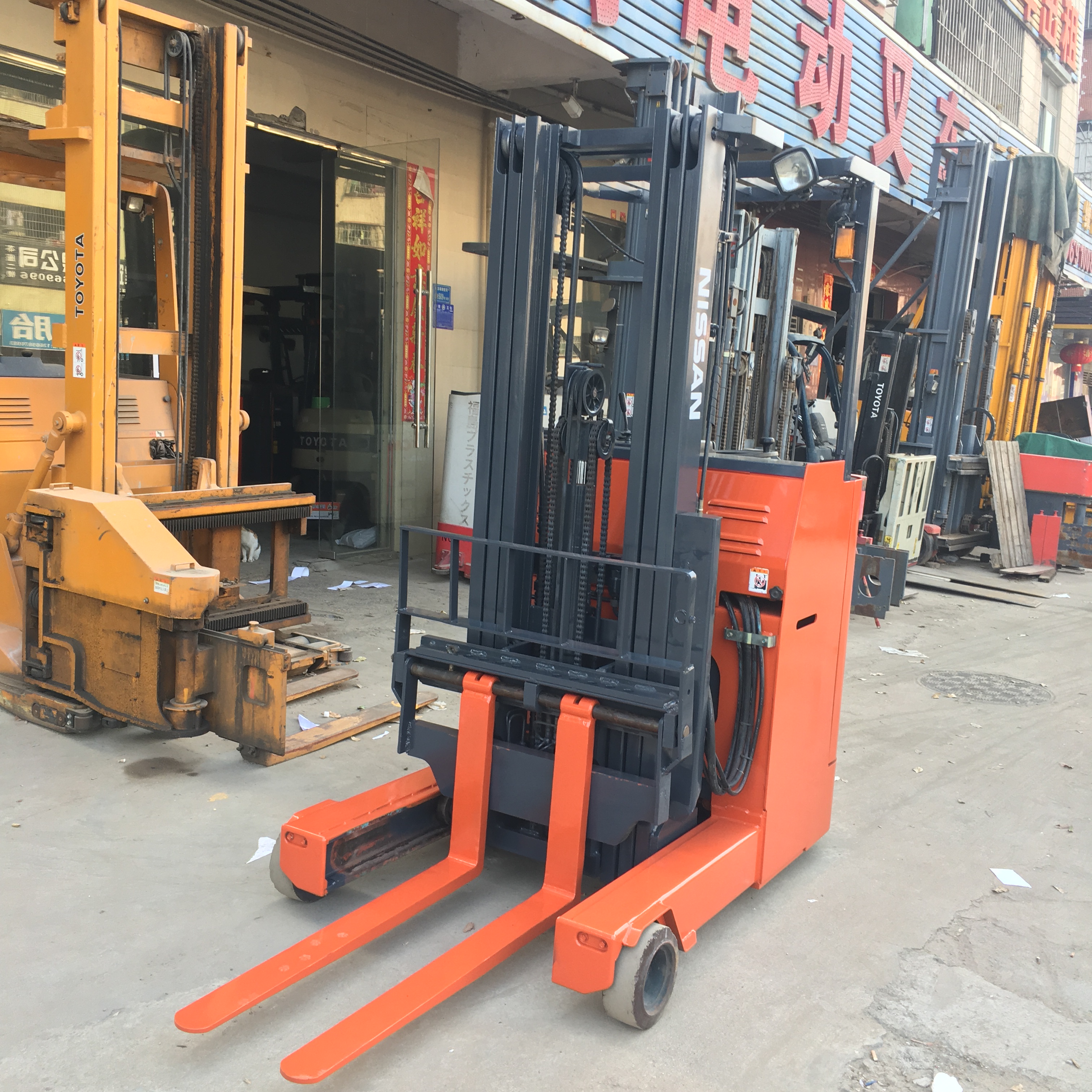 三節(jié)門架升高5150mm 5米前移式叉車