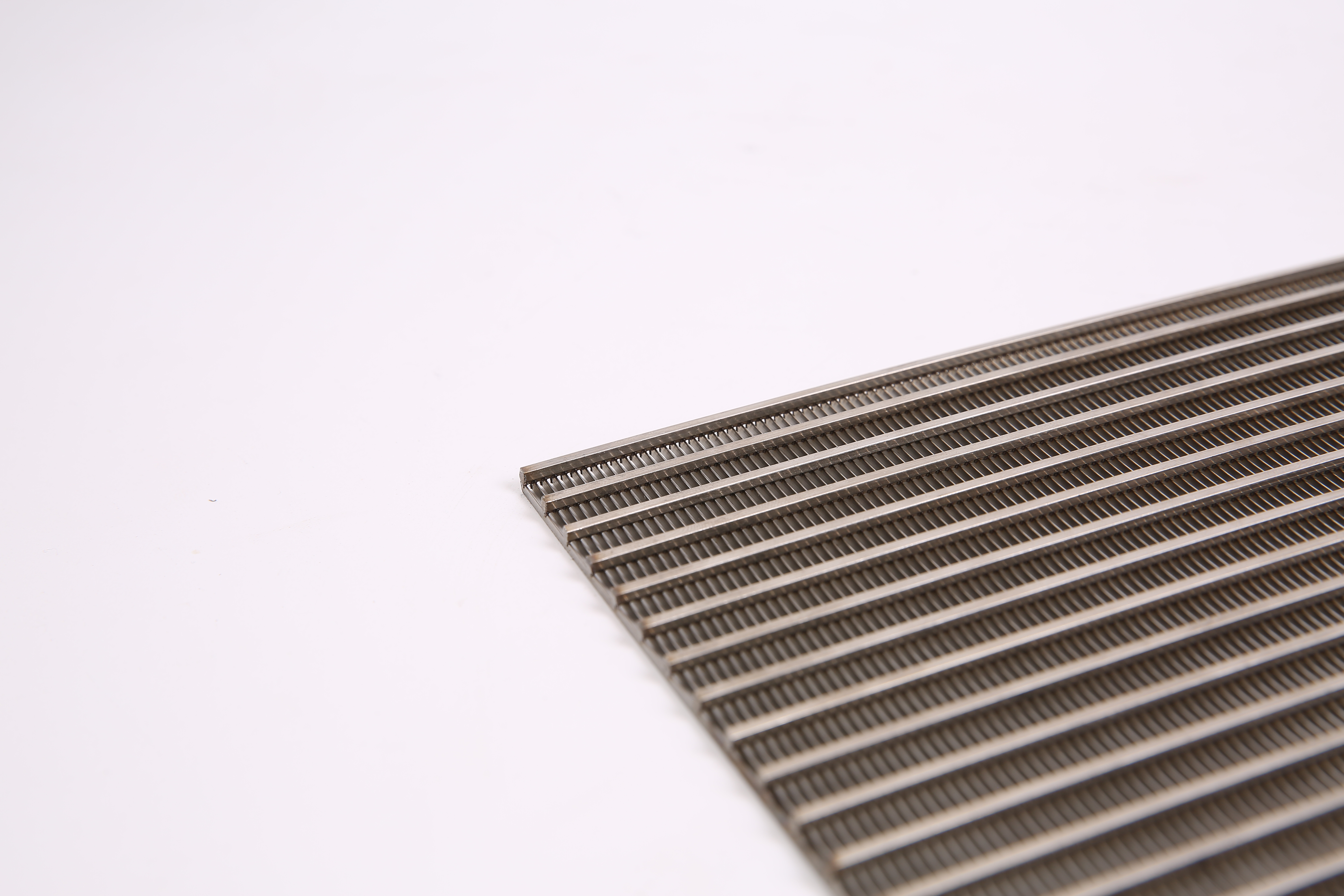 銘闊不銹鋼條縫篩網(wǎng)　不銹鋼條縫篩網(wǎng)廠家批發(fā)銷售 河北不銹鋼條縫篩網(wǎng)廠家 不銹鋼條縫篩網(wǎng)定制 條形篩網(wǎng)