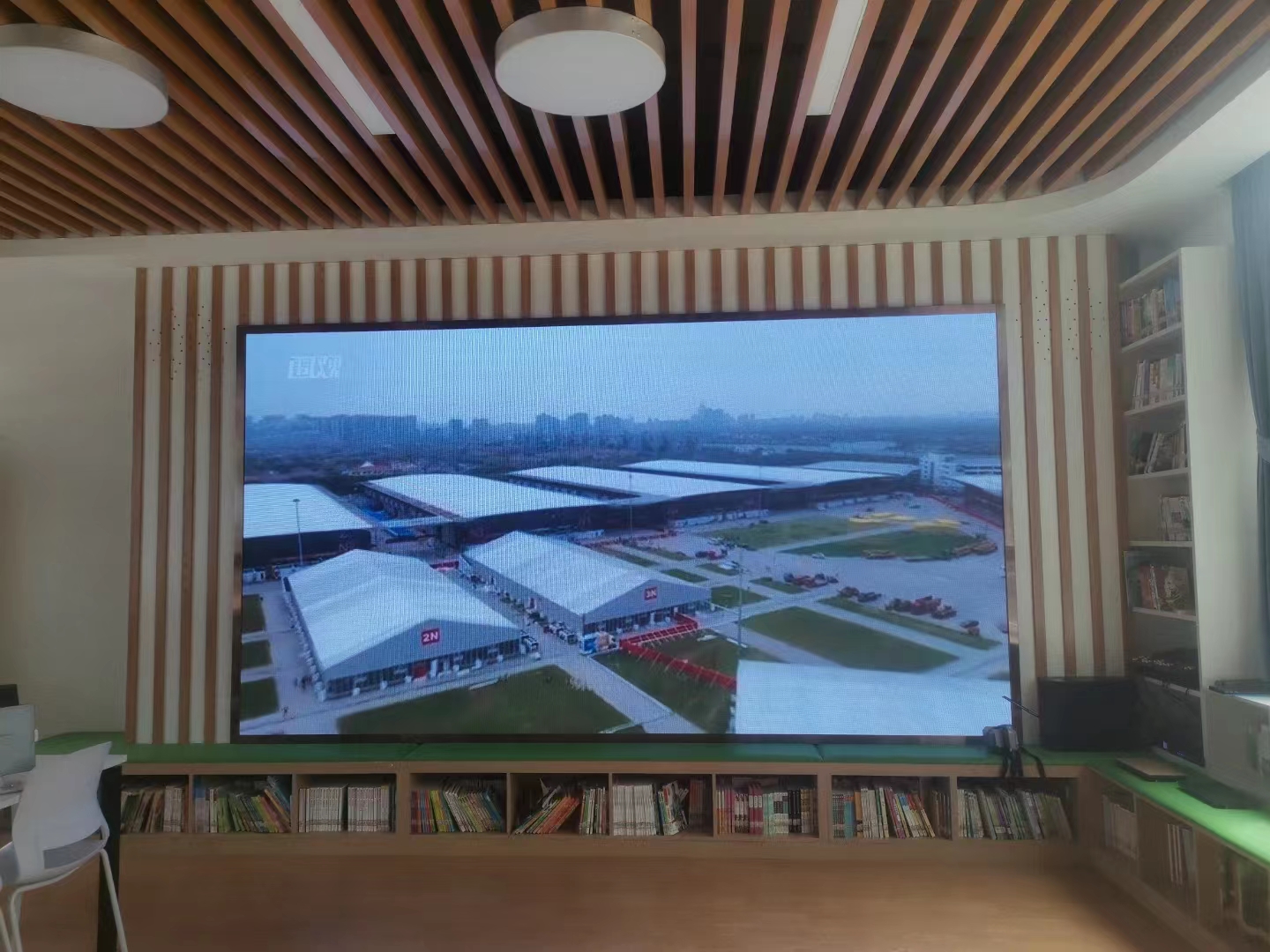 供應(yīng)溫州LED顯示屏制作安裝及維護(hù)全彩LED顯示屏