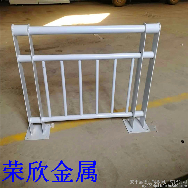 榮欣廠家供應(yīng)橋梁纜索護(hù)欄 不銹鋼纜索護(hù)欄誠信經(jīng)營