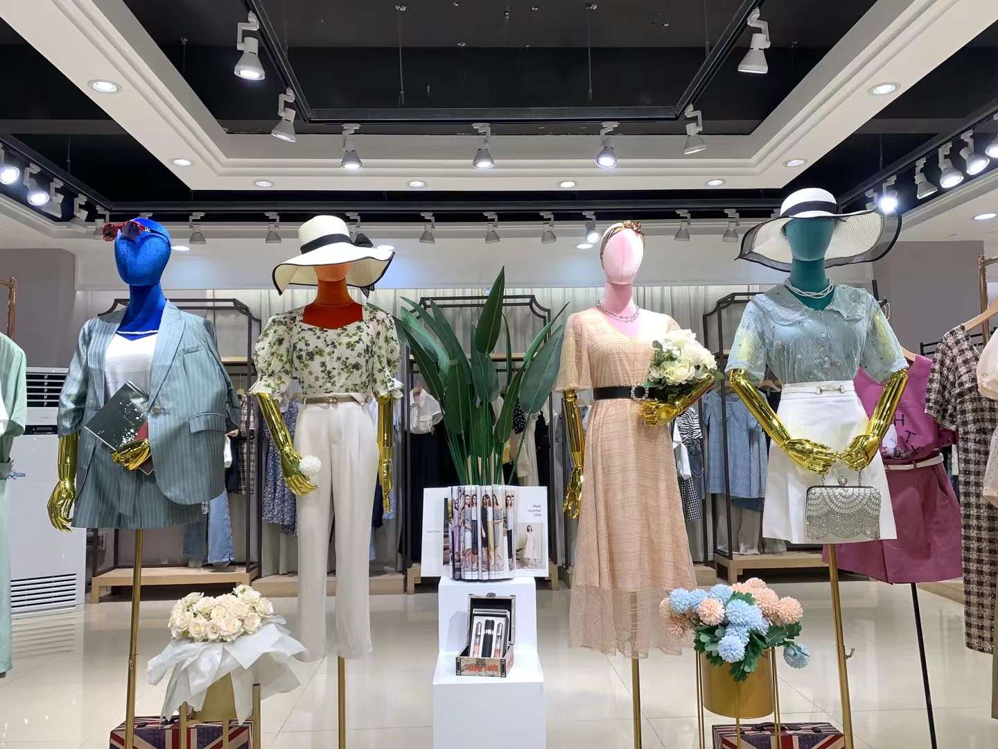 尤西子萬達專柜正 品女裝折扣尾貨貨源批發(fā) 商場一二線品牌女裝撤柜批發(fā)走份