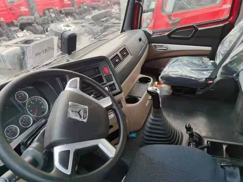 豪瀚平頂牽引車 豪瀚平頂牽引車 供求信息【坤德汽車貿(mào)易有限公司】