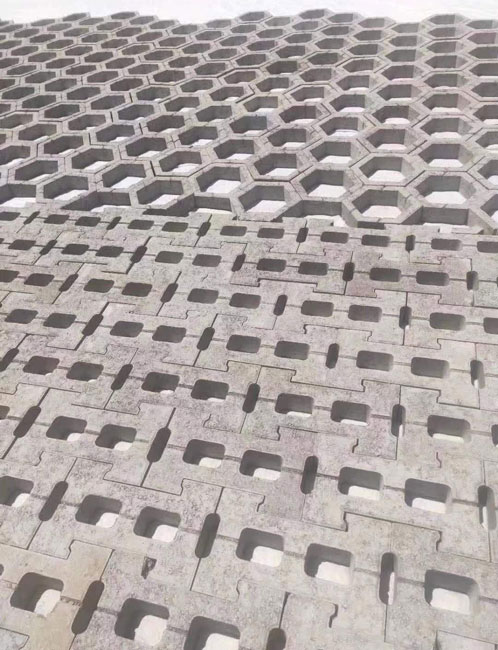 江蘇草坪磚生產(chǎn)商找哪家_綠色井字型植草磚出售_漲宏草坪磚定制
