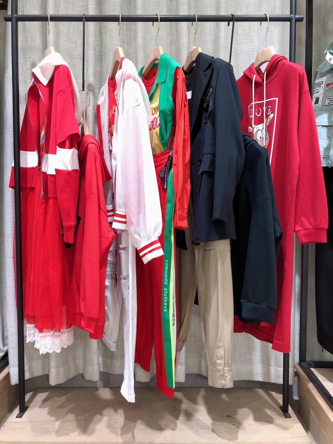 廠家直 銷正 品貨源 瑪瑪綈2022春精 品女裝店進貨一手貨源批發(fā)