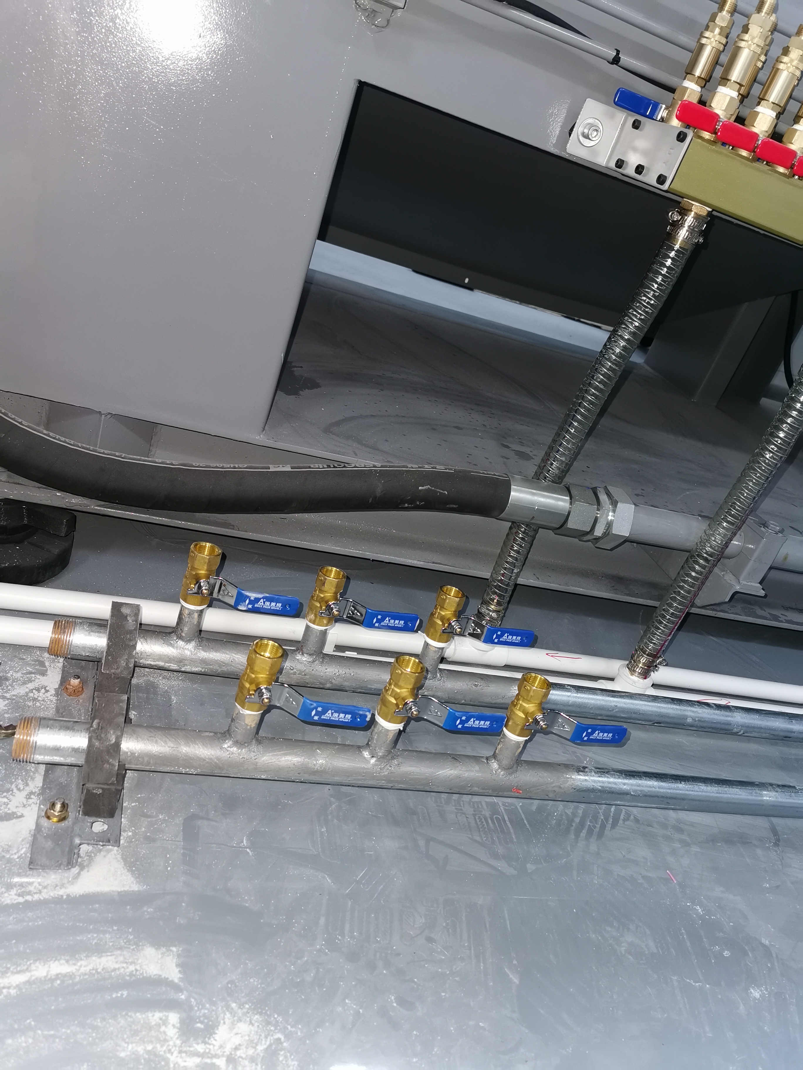 中央空調(diào) 螺桿式冷水機(jī) 組合風(fēng)柜安裝工程 中央空調(diào)安裝