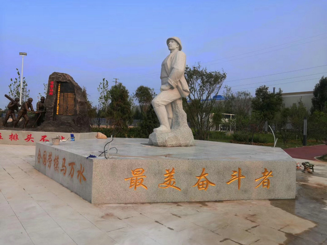 石雕人物批發(fā)價(jià)格  石雕人物加工廠