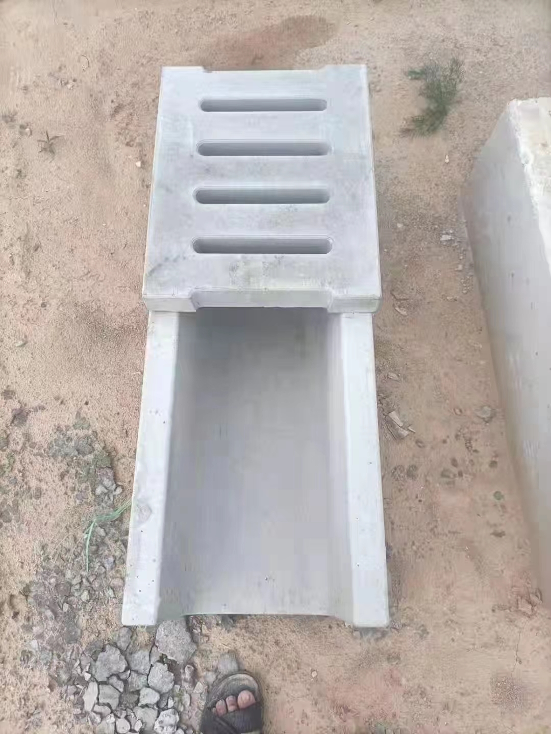 河南安陽水泥溝蓋板廠家定制、批發(fā)報價、現(xiàn)貨銷售、歡迎咨詢！