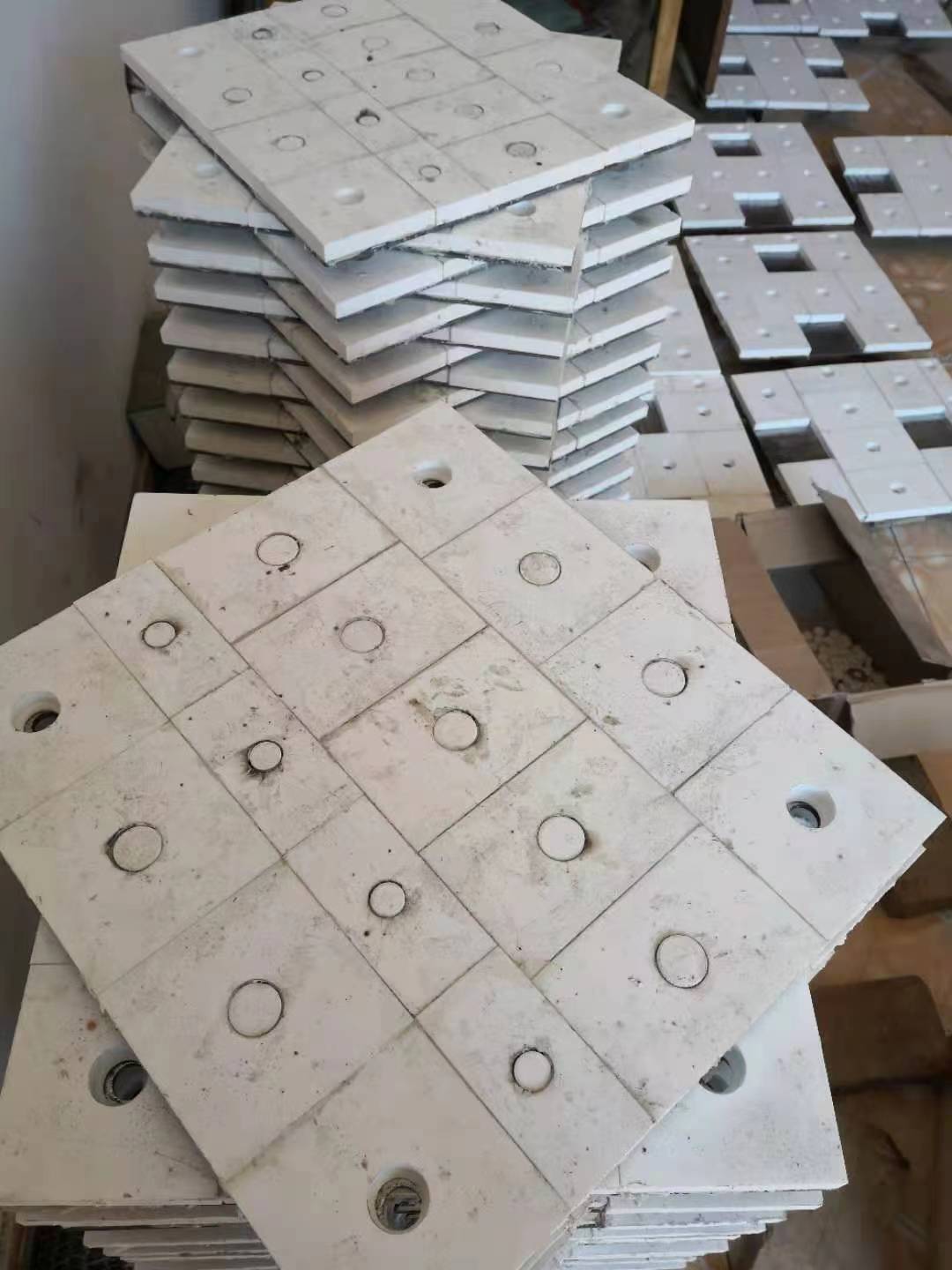 陶瓷襯板廠商  陶瓷襯板供貨商