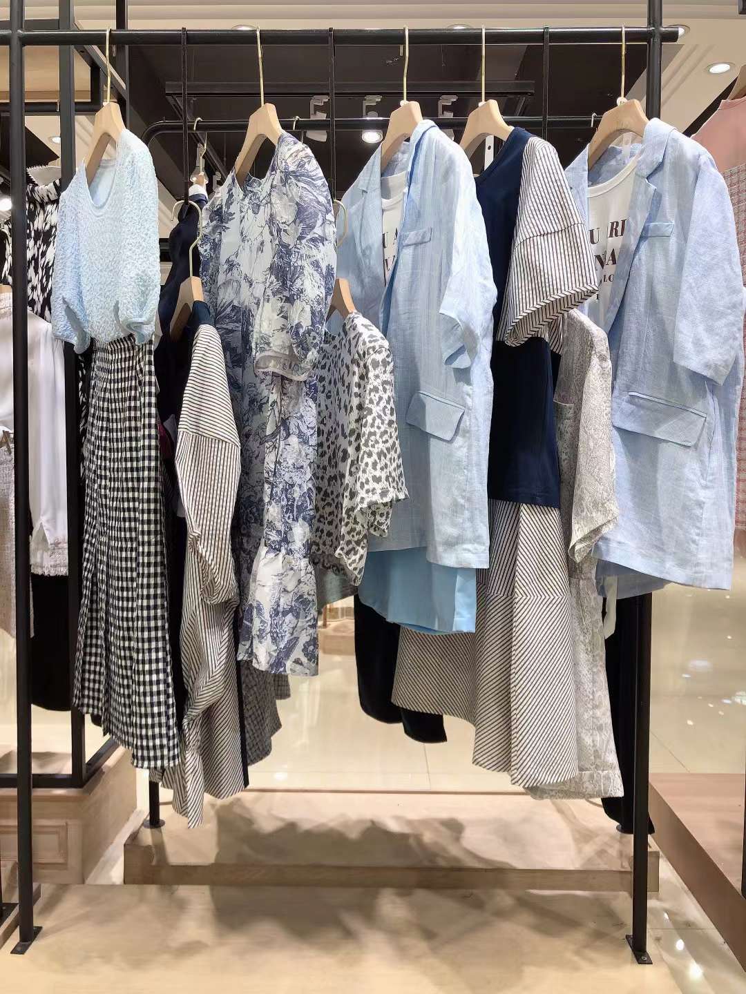 明星爆款品牌寶貝瑪麗 2022 夏品牌女裝折扣批發(fā)庫存供應(yīng)鏈