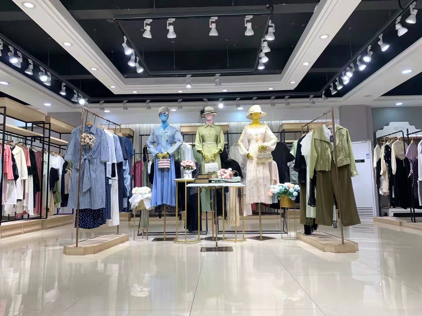 剪標(biāo)女裝芮瑪 2022 春夏品牌女裝折扣尾貨貨源批發(fā)渠道