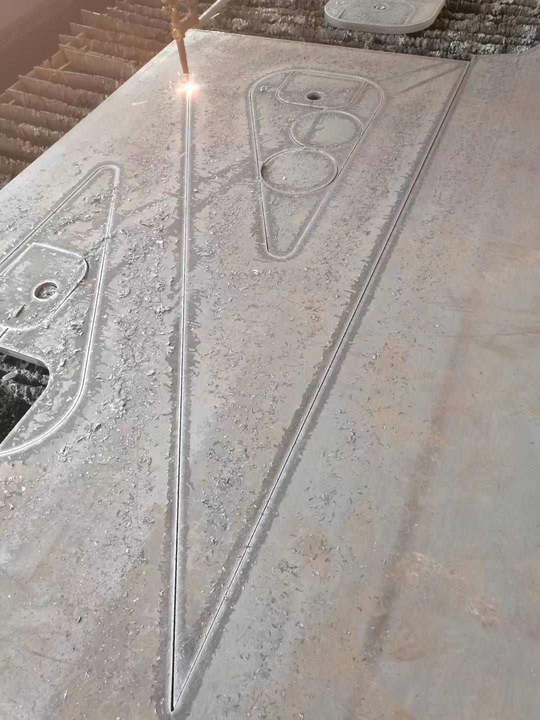 鋼板切割哪里有  鋼板切割多少錢