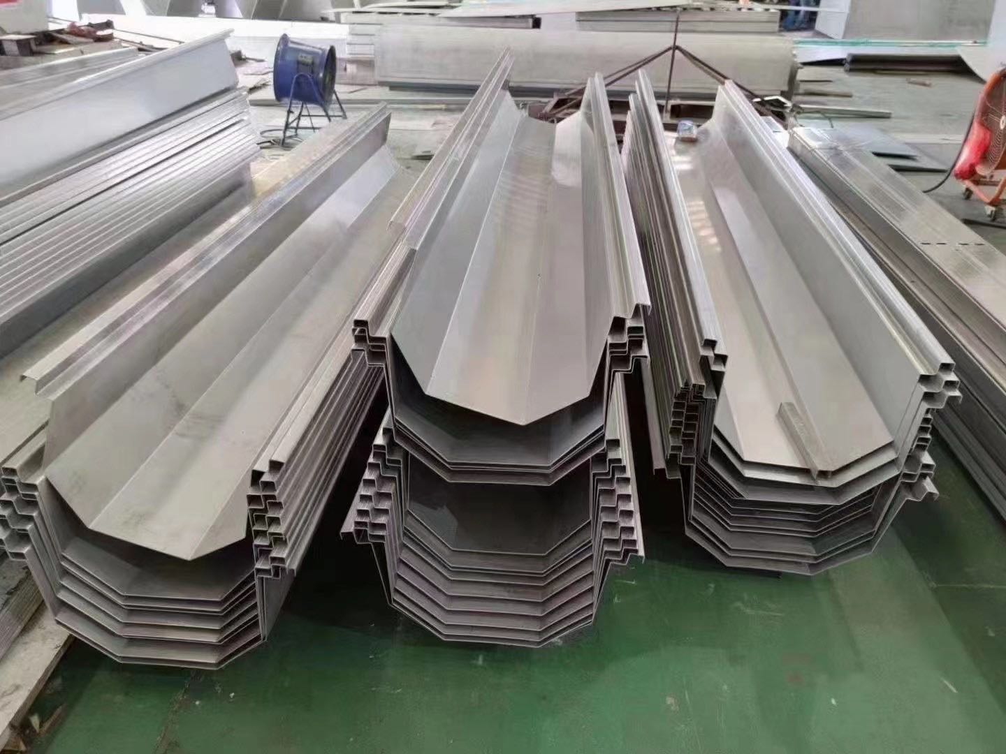 江西不銹鋼U型水槽加工定制、批發(fā)價錢、供應商聯(lián)系電話