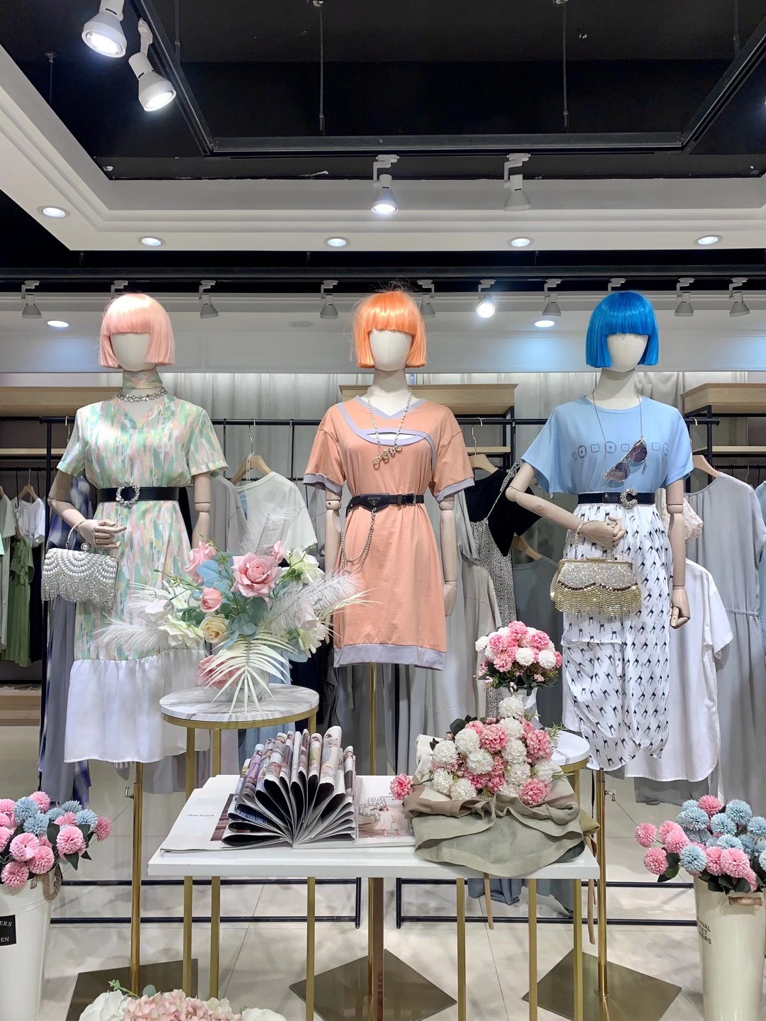 高端 品牌瑪瑪綈 2022夏品牌女裝折扣庫存貨源批發(fā)供應(yīng)鏈