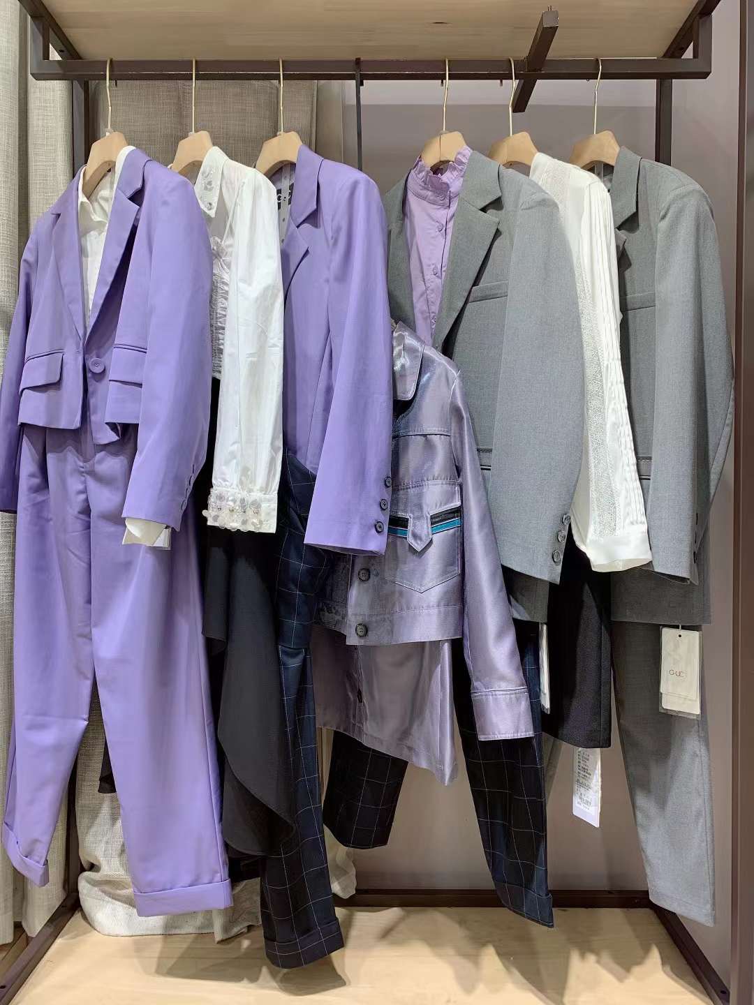 香港高端 品牌 紀優(yōu)希2022秋冬品牌女裝折扣店尾貨貨源批發(fā)