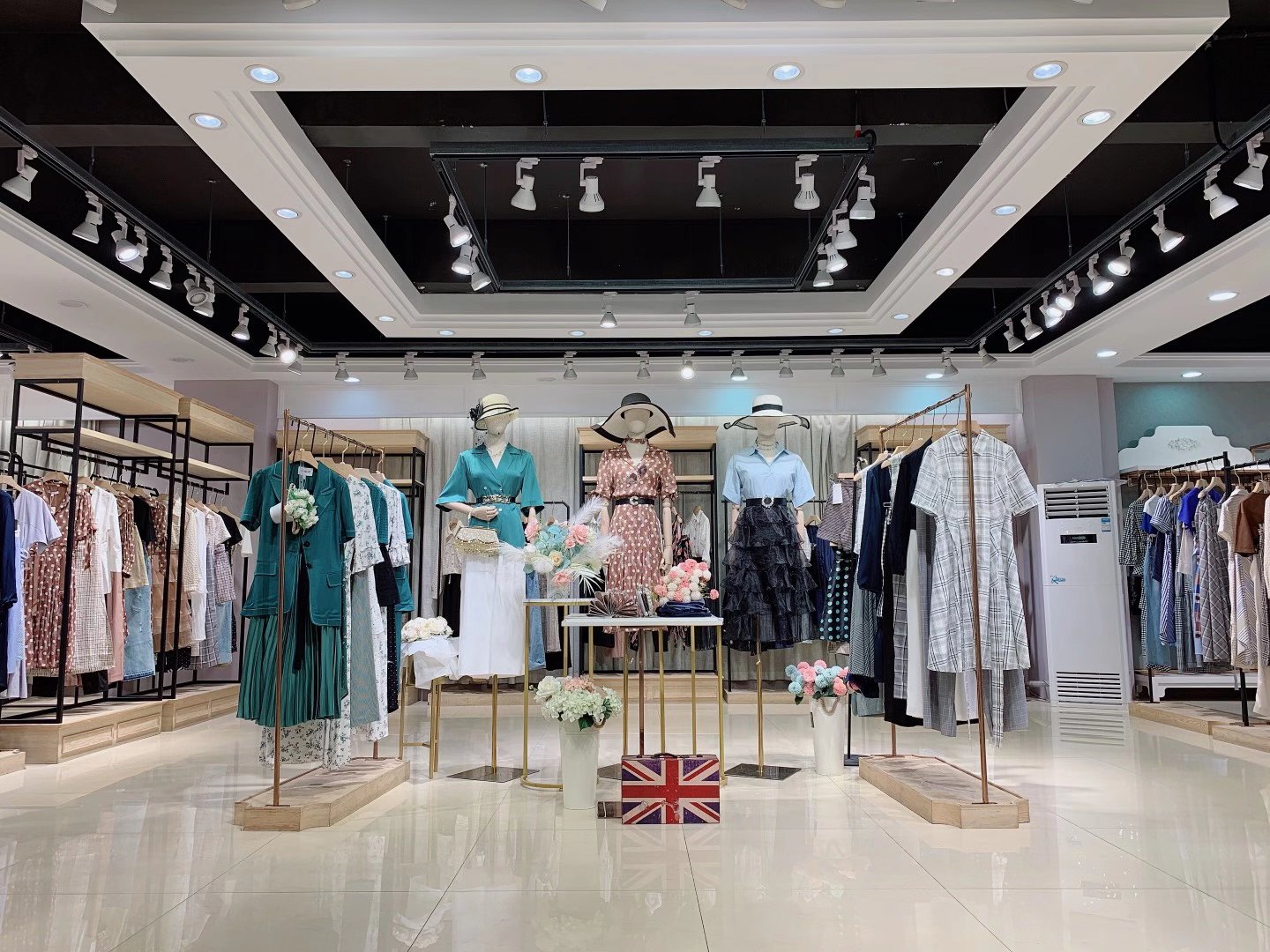 國內(nèi)一二線品牌 Re-BLUE2022春撤柜品牌折扣女裝尾貨工廠直銷