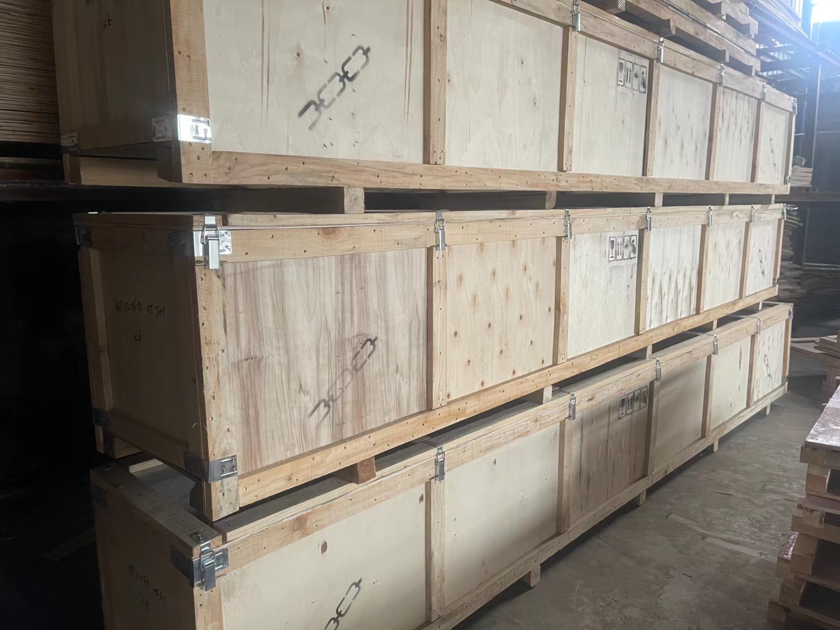 江蘇木箱批發(fā)價(jià) 南京木箱批發(fā)價(jià) 供應(yīng)木箱廠家價(jià)格 供貨木箱價(jià)格 廠家定制木箱價(jià)格 廠家定做木箱價(jià)格 木箱供貨商 圍板木箱