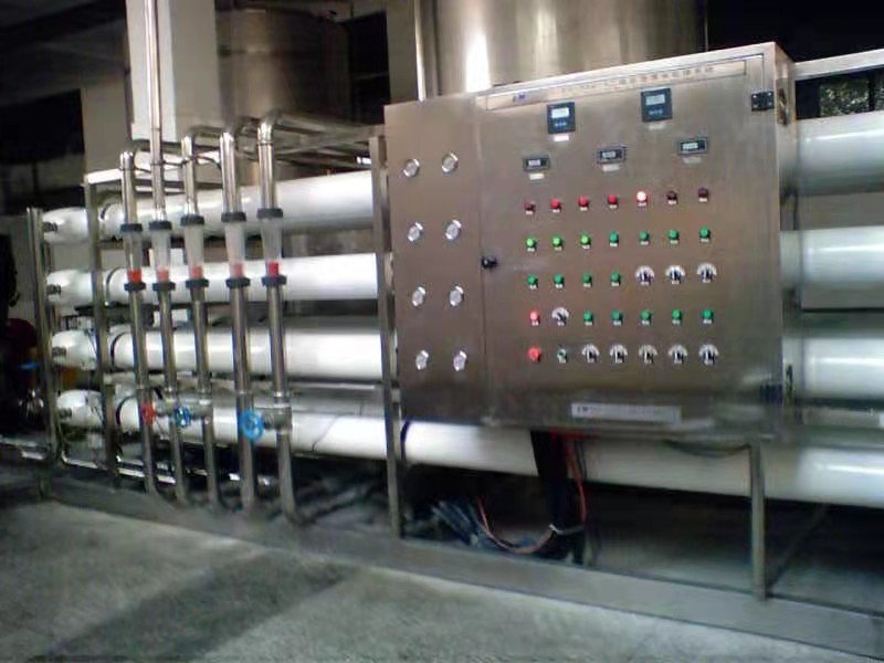 小瓶水/支裝水灌裝機(jī)供應(yīng)商   供應(yīng)飲料灌裝機(jī)  小瓶水灌裝機(jī) 蘇州仁澤