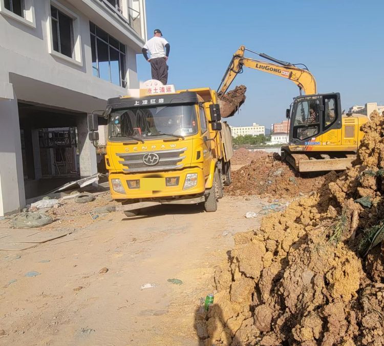 義烏市渣土廢土清運(yùn) 后四輪 *后八車隊(duì)