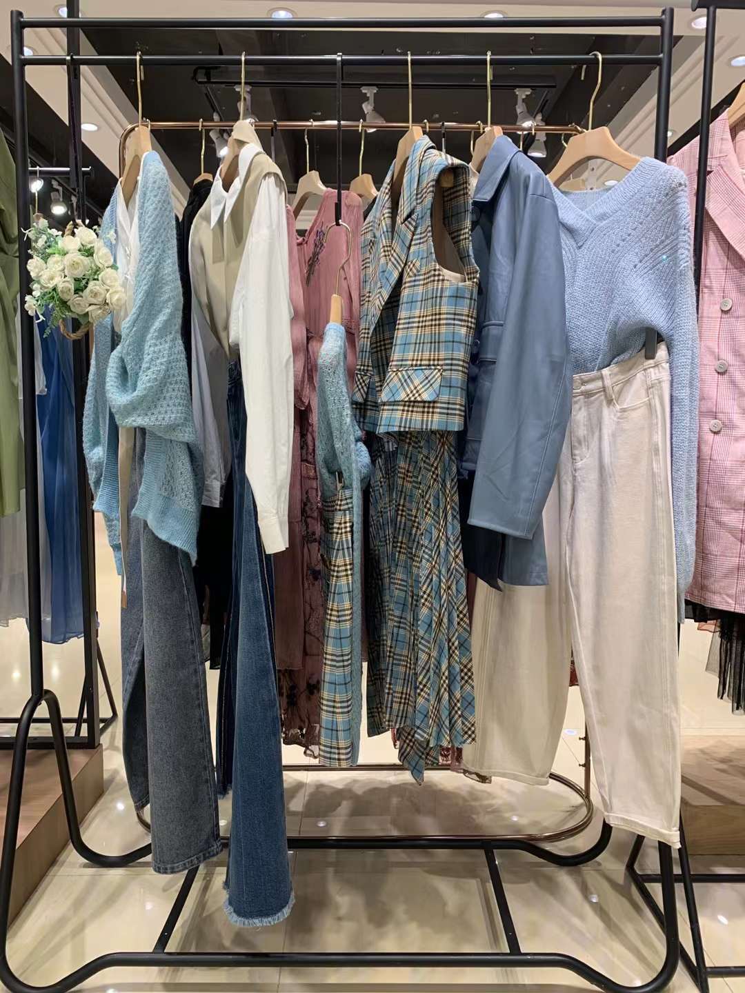 【MCC】2022秋上海萬(wàn)達(dá)專柜撤柜女裝尾貨貨源批發(fā) 直播品牌折扣女裝批發(fā)