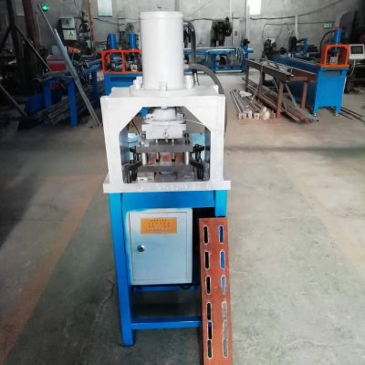 小型電動(dòng)裝載機(jī)市場(chǎng)價(jià)格   半自動(dòng)沖孔機(jī)哪里有