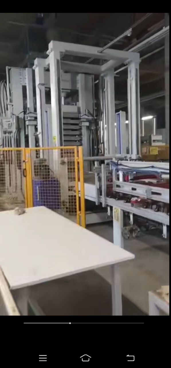 木門生產(chǎn)線??秋林熱壓機(jī)自動上下料生產(chǎn)線? 二手木門生產(chǎn)線