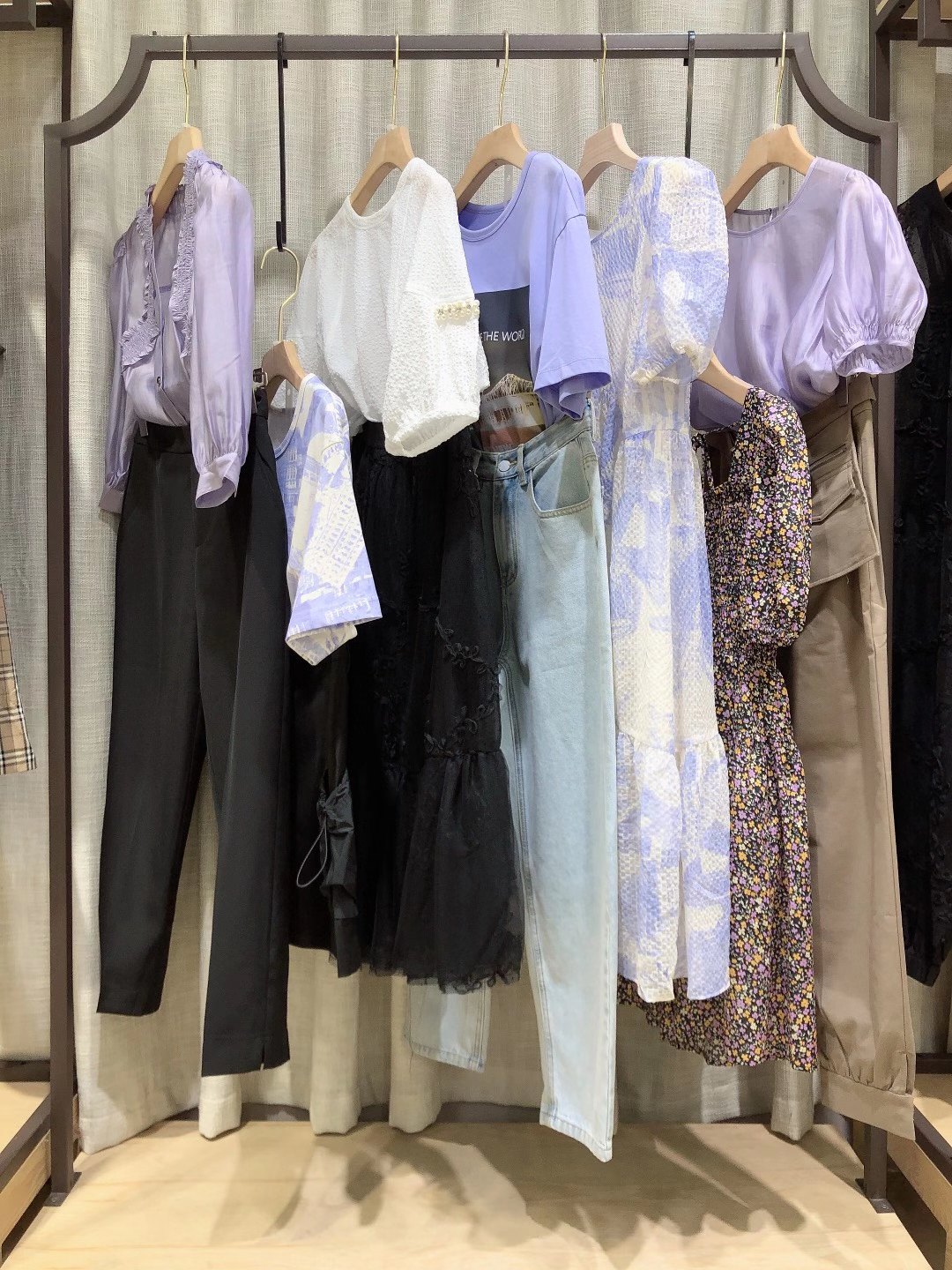 時(shí)尚品牌女裝SMM2022一二線品牌女裝折扣尾貨庫(kù)存批發(fā)