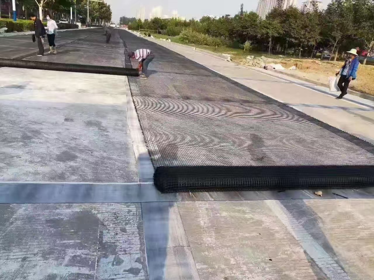 機(jī)場(chǎng)跑道玻纖格柵施工 瀝青路面玻纖格柵
