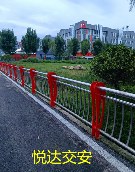 人行護欄防護網中央護欄隔離欄