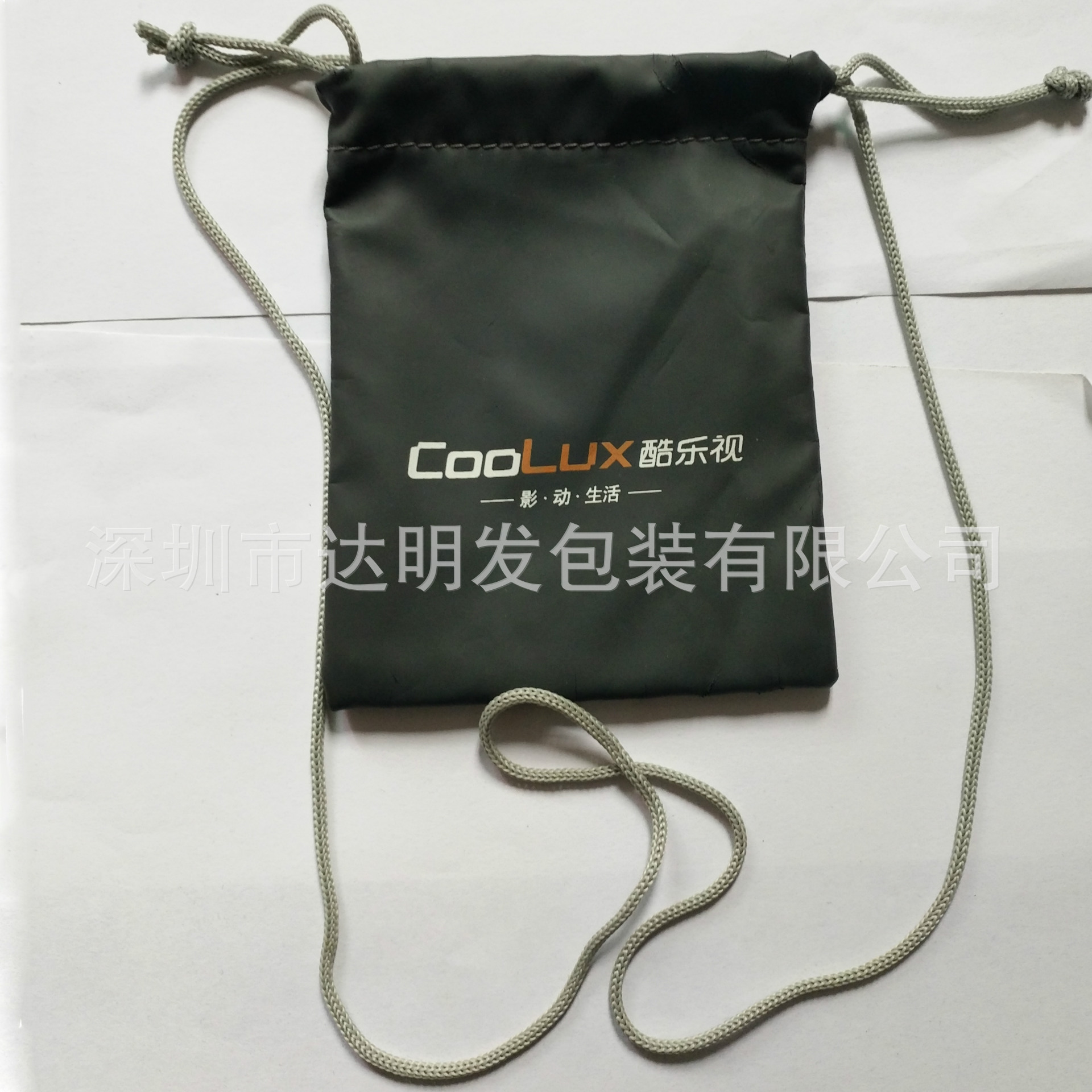 現(xiàn)貨供應(yīng) 黑色色丁手機(jī)pu束口袋 電子產(chǎn)品包裝袋