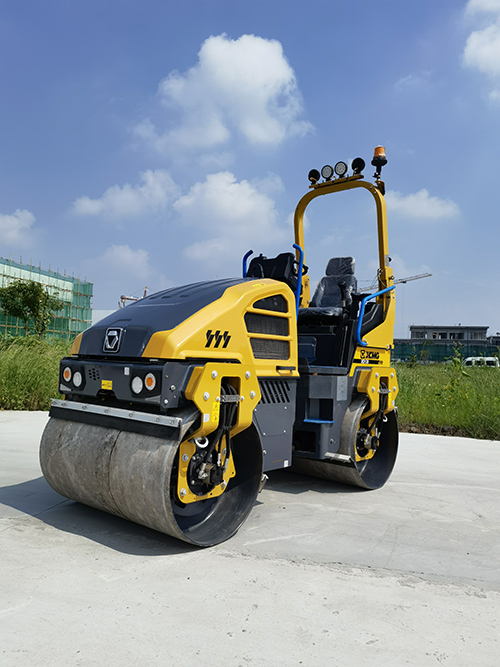 徐工XD120雙鋼輪全液壓3噸壓路機(jī)小型壓路機(jī)機(jī)動(dòng)靈活