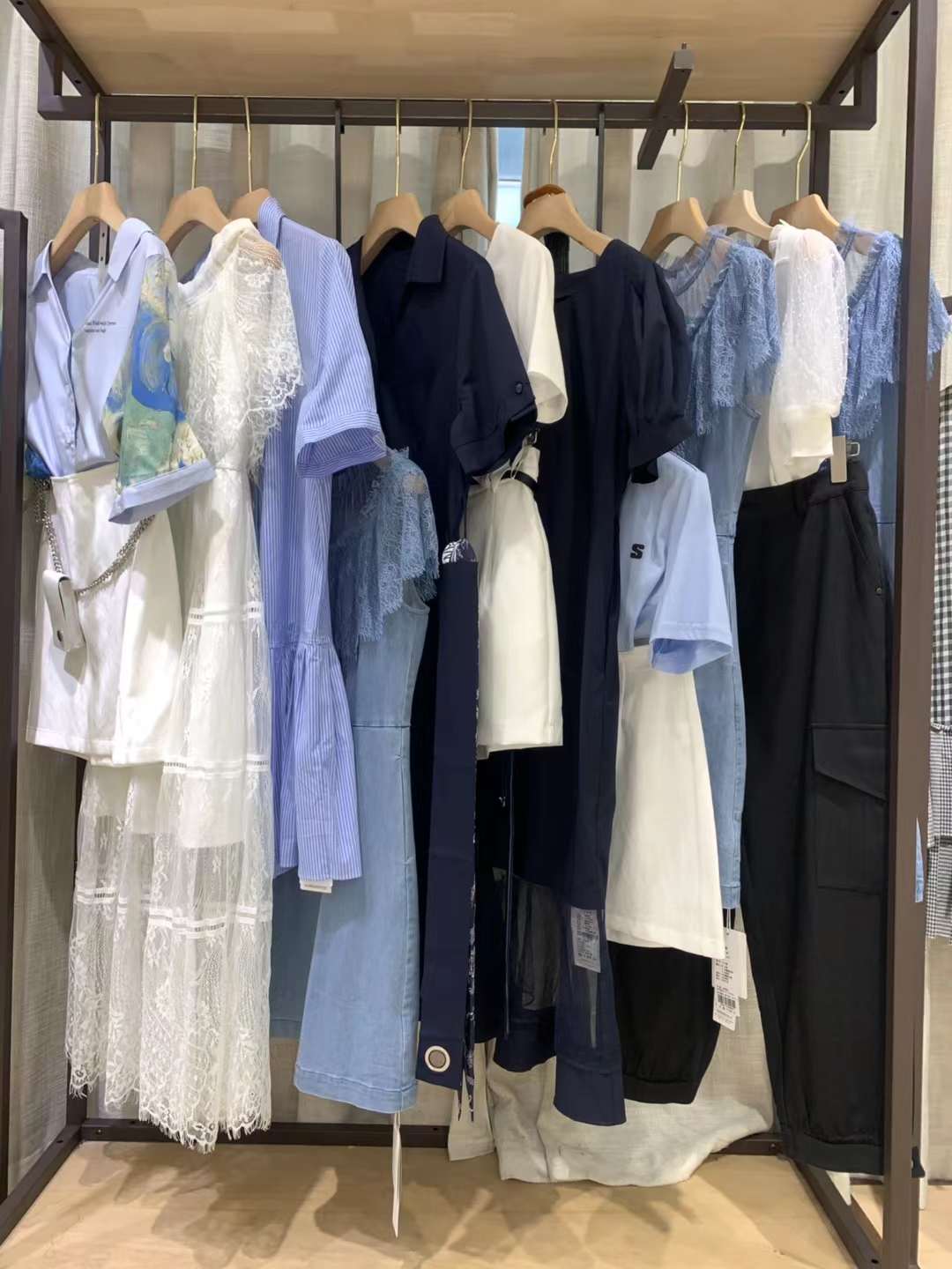撤柜女裝 青葵2022快手剪標(biāo)直播女裝服裝庫(kù)存尾貨進(jìn)貨渠道