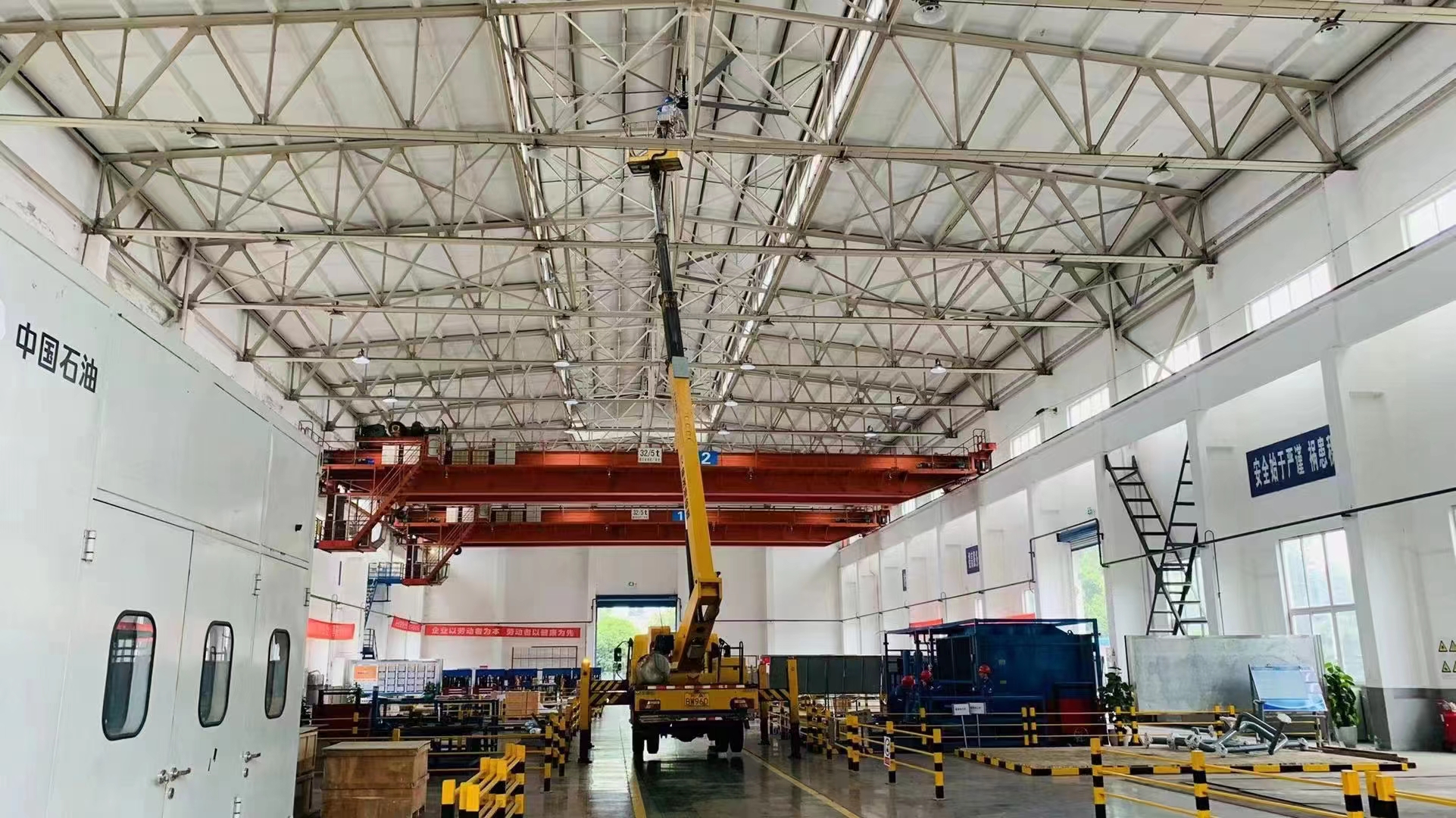 高空升降平臺出租高空作業(yè)車 舉升車出租