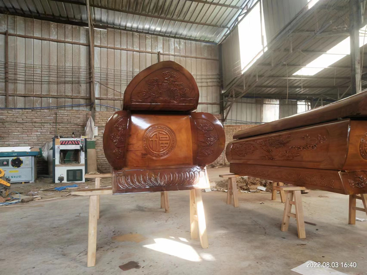 小葉金絲楠木大型土葬棺材制作價(jià)格