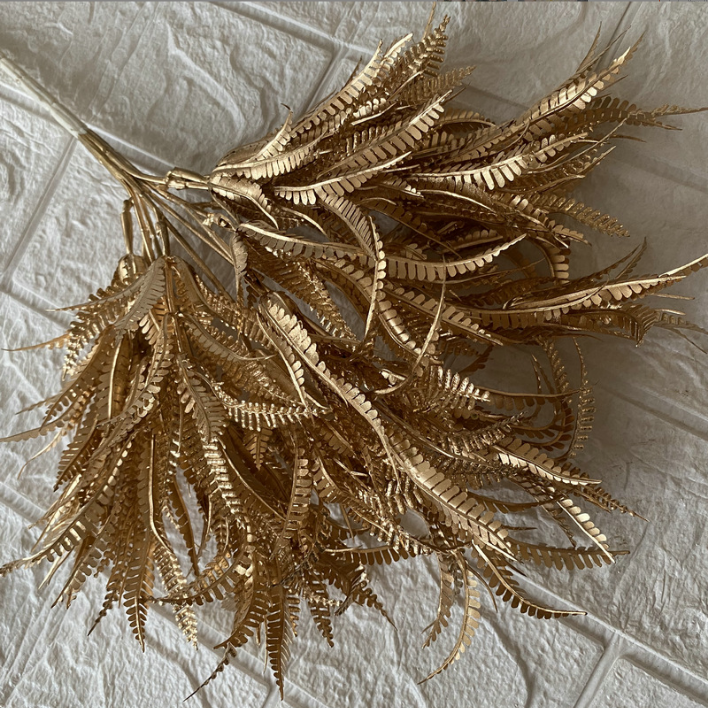 天津金色尤加利繡球花扇子葉假花批發(fā) 婚慶裝飾福桶金色銀杏葉金色植物花材價格