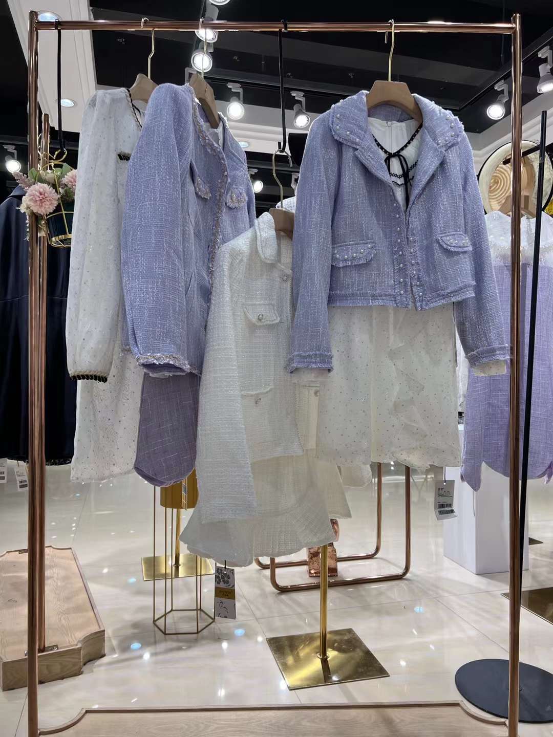 深圳名媛高定輕奢小香風(fēng)系列芭恩娜22秋精 品女裝尾貨批發(fā)