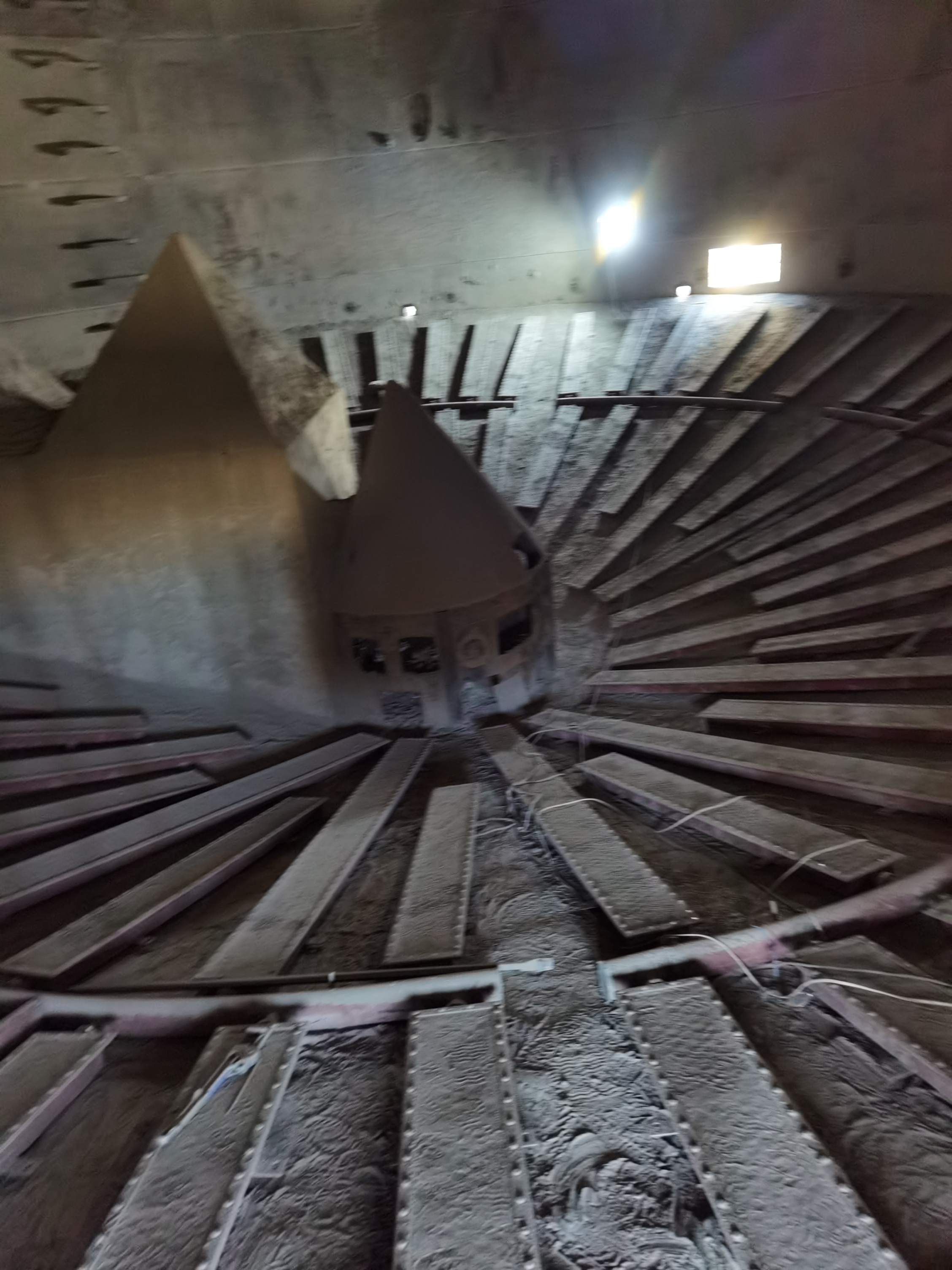 電廠灰?guī)烨寤宜鄮烨鍘焖鄮烨謇硭鄮烨謇矸勖夯仪謇?水泥庫清庫水泥庫清理水泥庫清灰 電廠灰?guī)烨寤曳勖夯仪謇?  title=