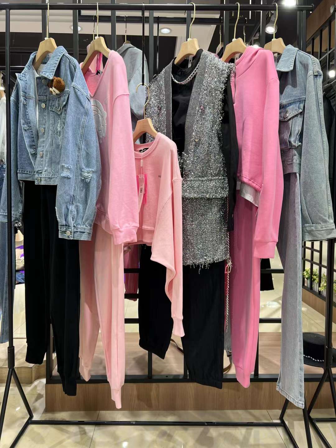 撤柜折扣女裝 寶貝瑪麗2022 夏品牌撤柜大 牌剪標(biāo)女裝正品清倉是真的嗎？