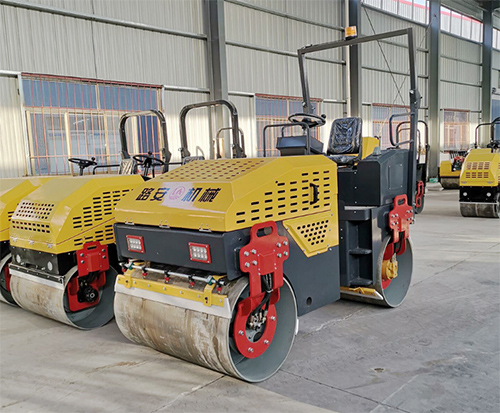 供應小型壓路機3噸小壓路機 座駕雙驅雙振壓路機全液壓壓路機