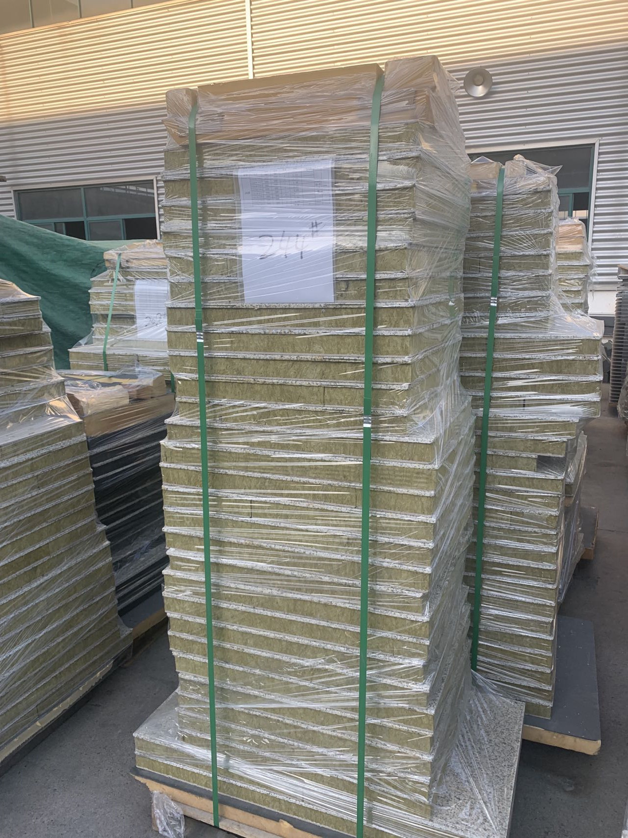 巖棉復(fù)合板批發(fā)廠家