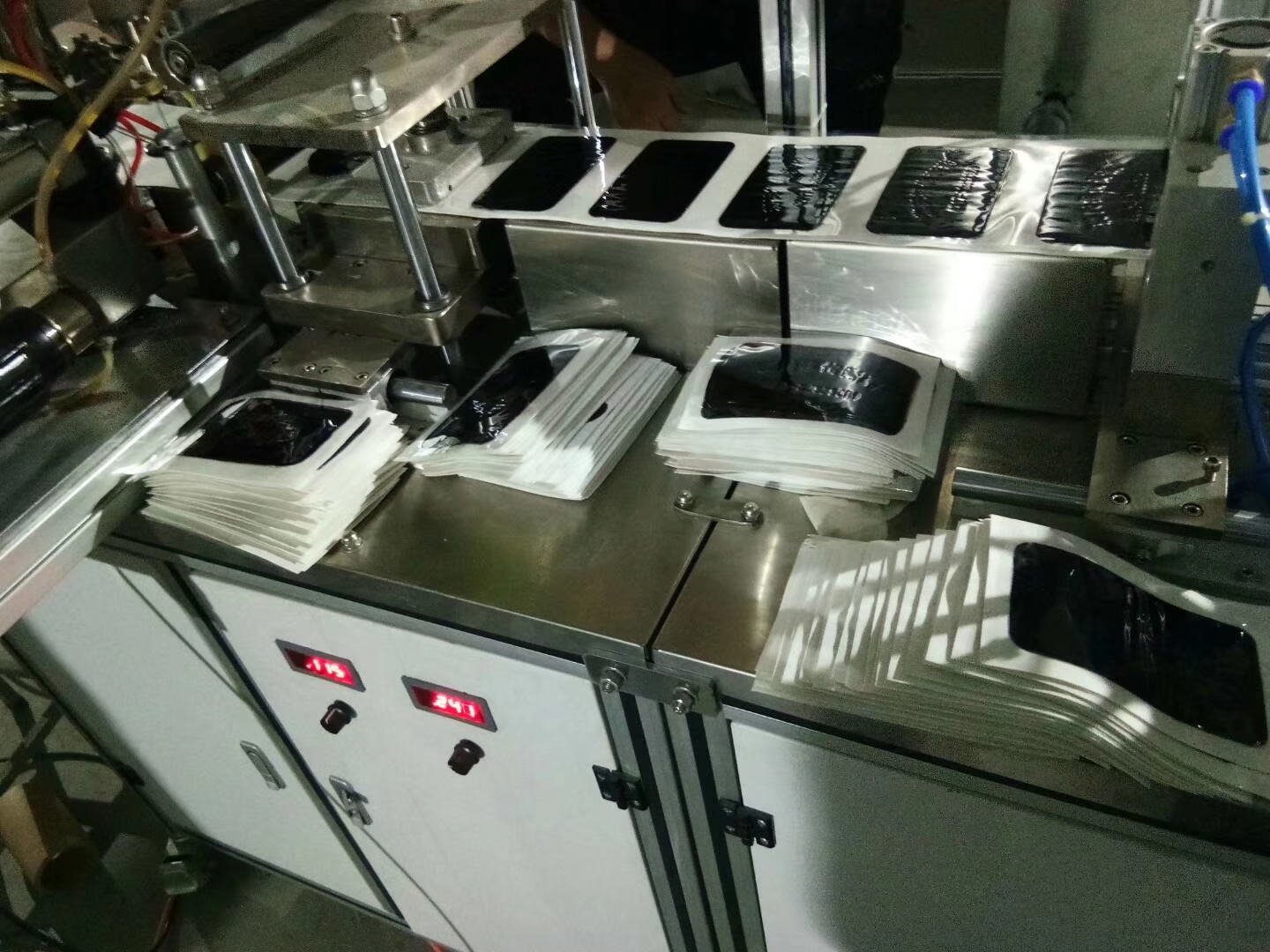 福建滴注線制造商_批發(fā)_銷售_價(jià)錢_供貨商【河南輝恒機(jī)電設(shè)備有限公司】