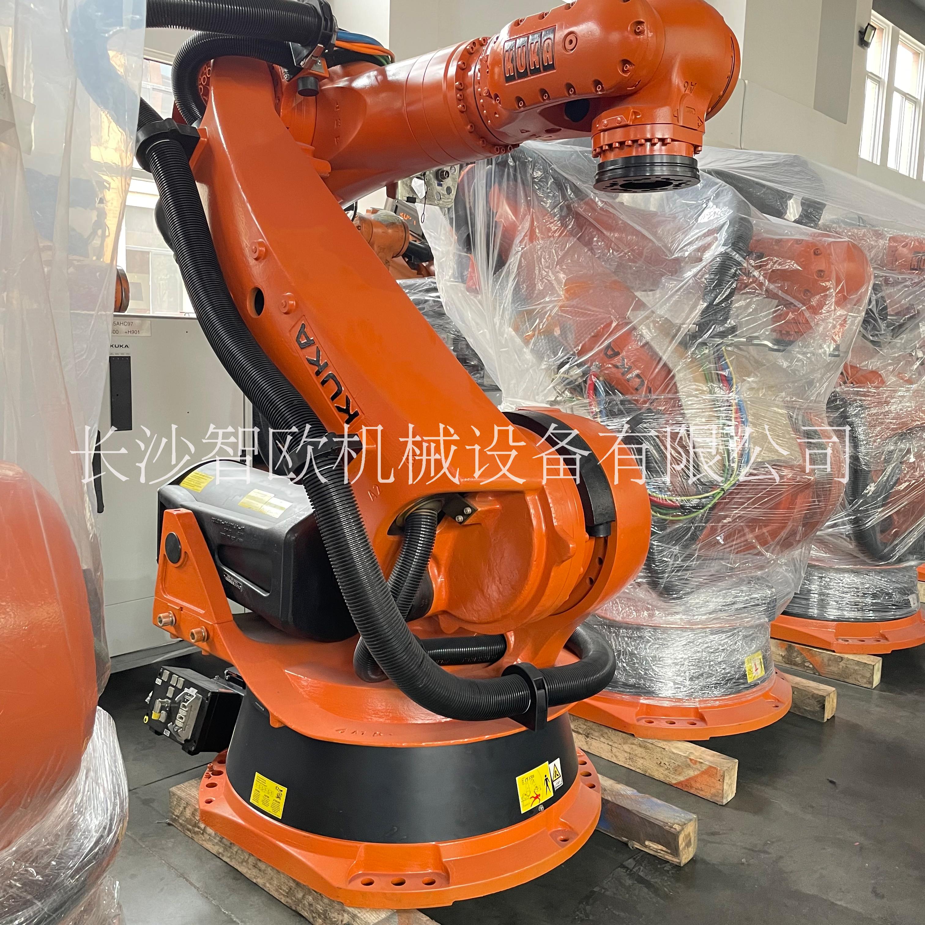 KUKA庫(kù)卡機(jī)器人KR240臂展2700mm負(fù)載240kg碼垛機(jī)器人