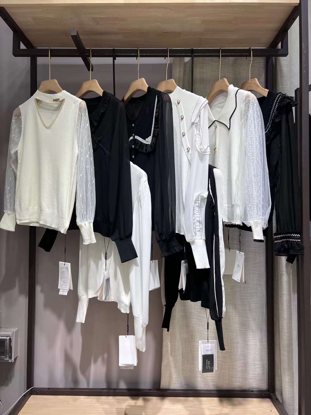 直播間實(shí)體店貨源茜娜女神法式針織上衣2022品牌折扣女裝走份