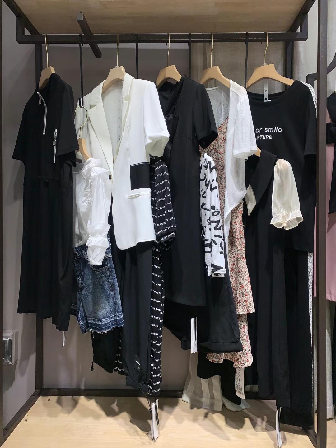 品牌折扣女裝 瑪斯荻娃22夏 女裝撤柜尾貨清倉剪標(biāo)撿漏庫存折扣女裝尾貨批發(fā)清倉款