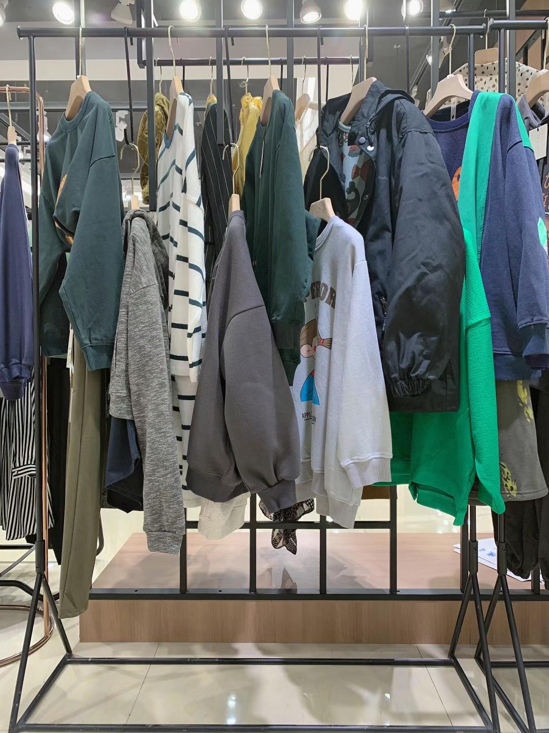 品牌折扣女裝 小漁仔2022 商場專柜品牌女裝折扣庫存尾貨清倉剪標(biāo)一手貨源