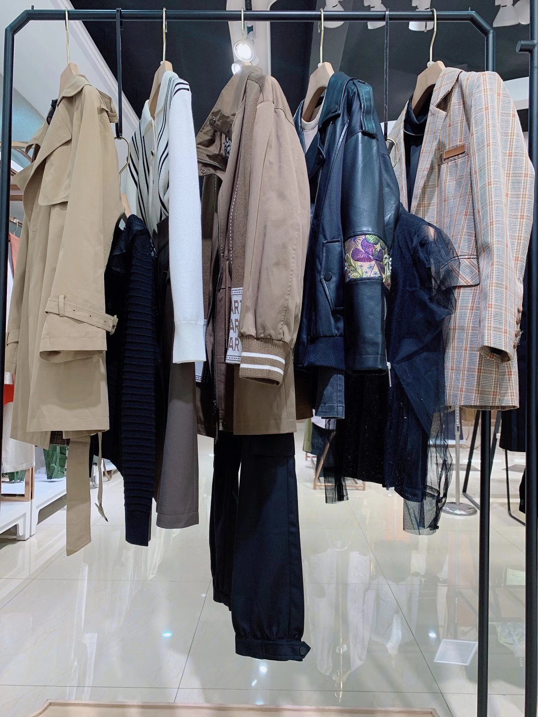 撤柜折扣女裝 妍帛2022 淘寶直播女裝貨源庫存尾貨工廠直批市場